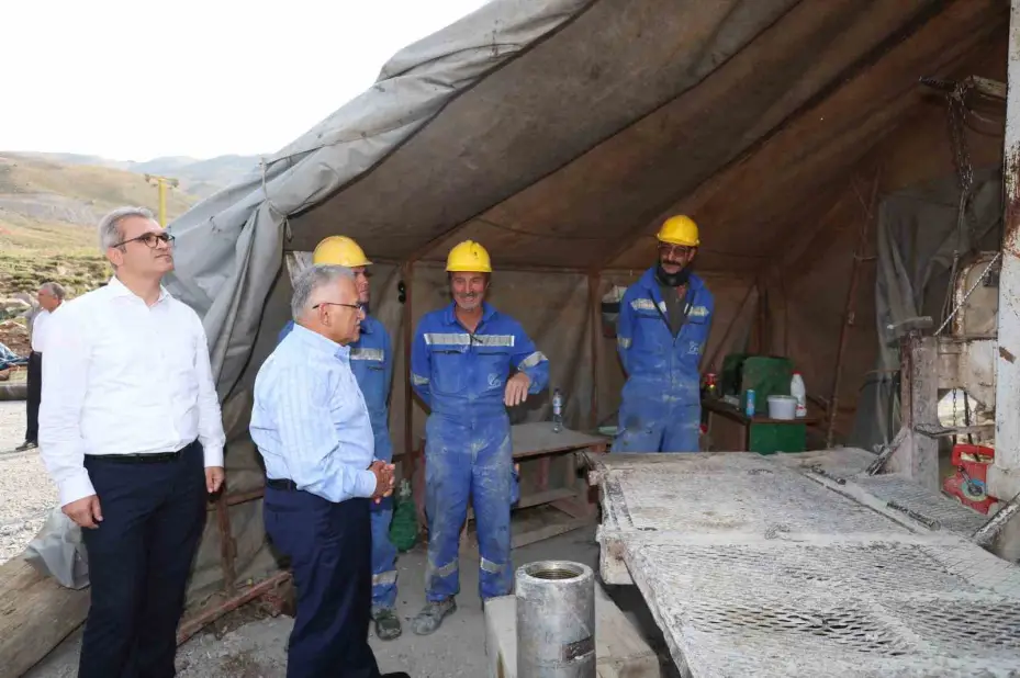 Erciyes’te sıcak su sondaj çalışmaları aralıksız sürüyor