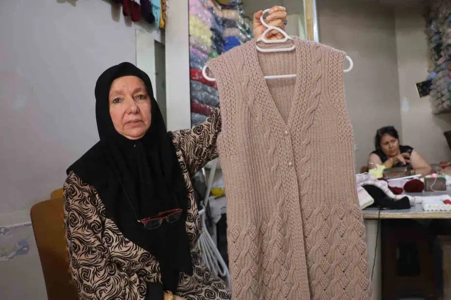 Tuhafiyeci el işi atölyesine dönüştü, kadınlar ev ekonomisine destek olmaya başladı