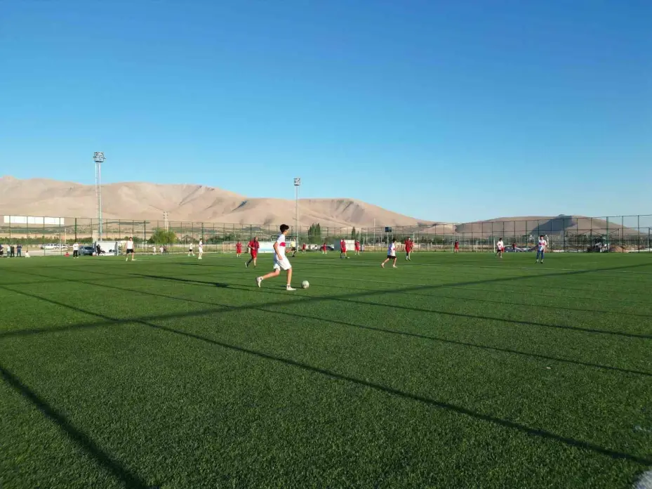 Geçmiş ile bugünü buluşturan futbol maçı