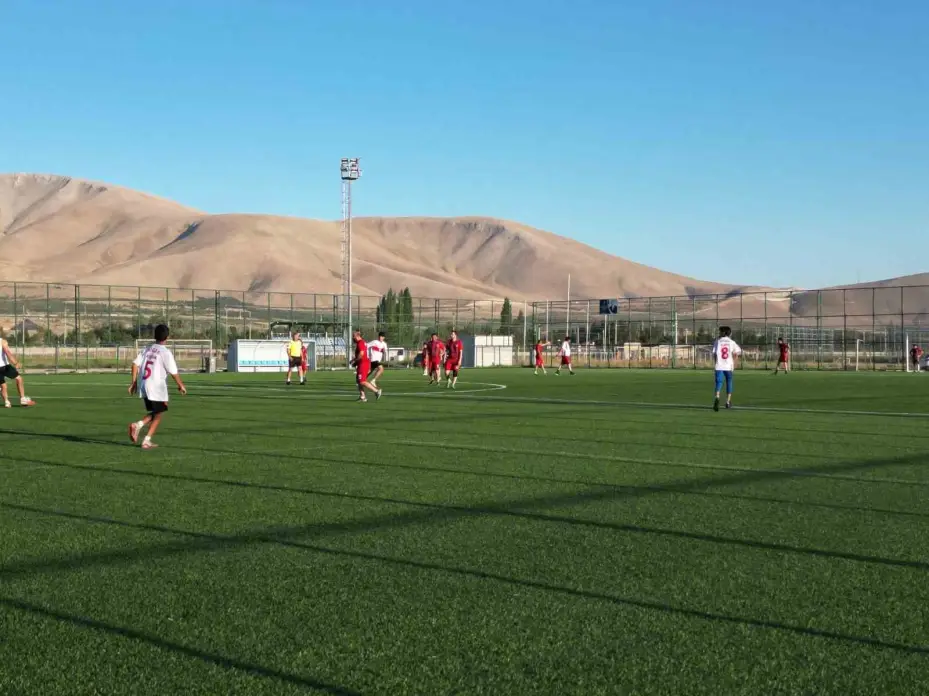 Geçmiş ile bugünü buluşturan futbol maçı