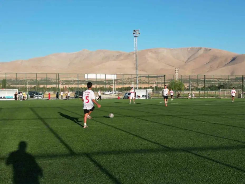 Geçmiş ile bugünü buluşturan futbol maçı