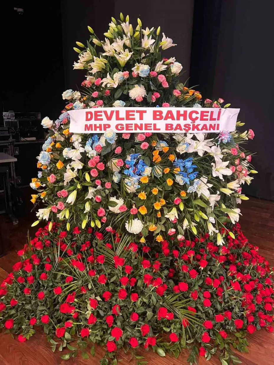 Bahçeli’den AK Parti’ye anlamlı çiçek