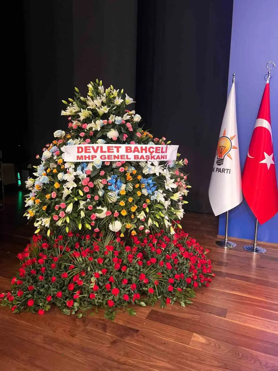 Bahçeli’den AK Parti’ye anlamlı çiçek