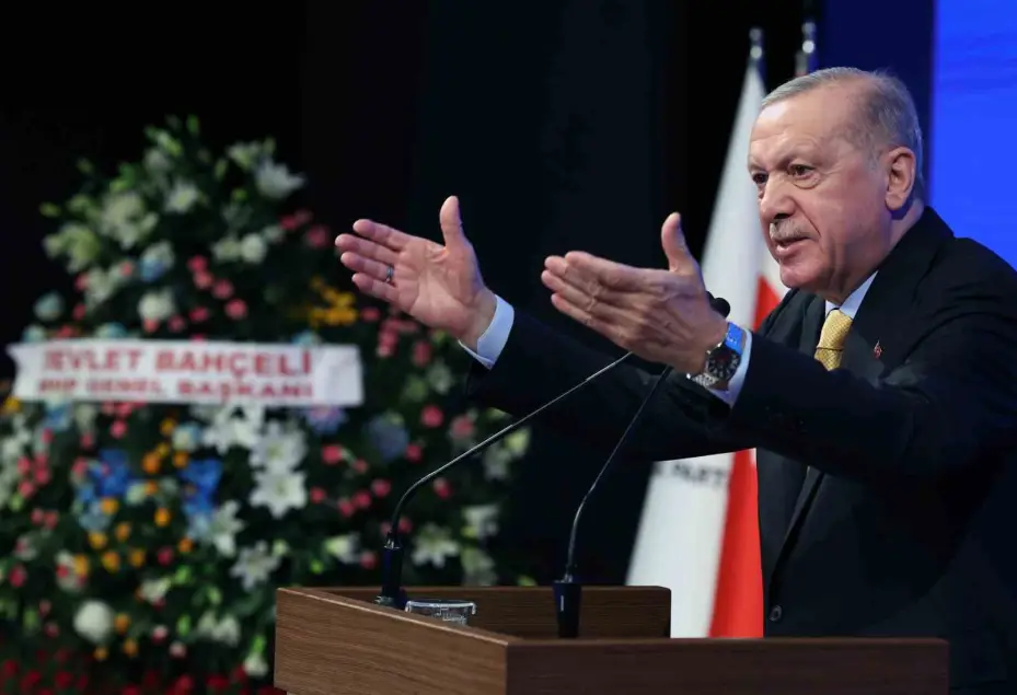 Cumhurbaşkanı Erdoğan: "Dünden beri AK Parti ailesinin yeni üyelerine saldıranlara ‘hadi oradan’ diyorum"