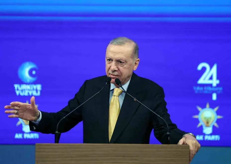 Cumhurbaşkanı Erdoğan: "Dünden beri AK Parti ailesinin yeni üyelerine saldıranlara ‘hadi oradan’ diyorum"