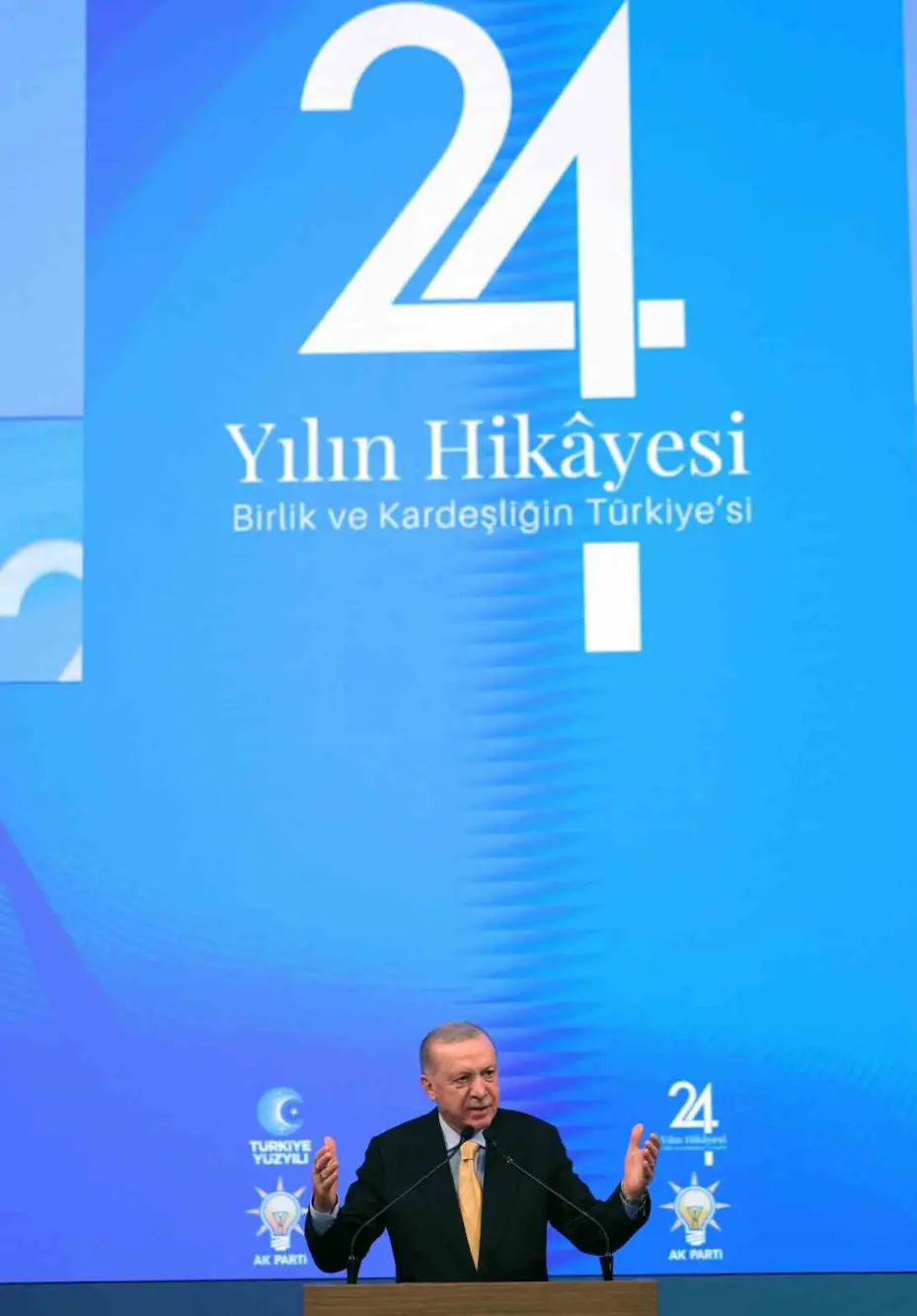 Cumhurbaşkanı Erdoğan: "Dünden beri AK Parti ailesinin yeni üyelerine saldıranlara ‘hadi oradan’ diyorum"