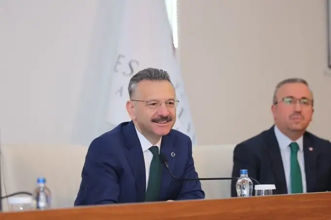 Vali Aksoy YKS’de derece yapan öğrencilerle buluştu