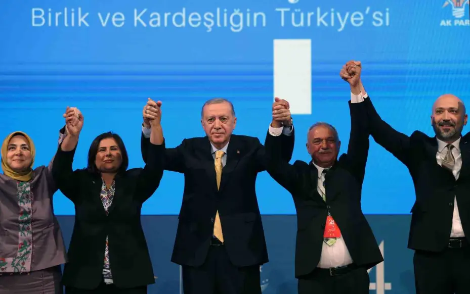 9 belediye başkanı AK Parti’ye katıldı