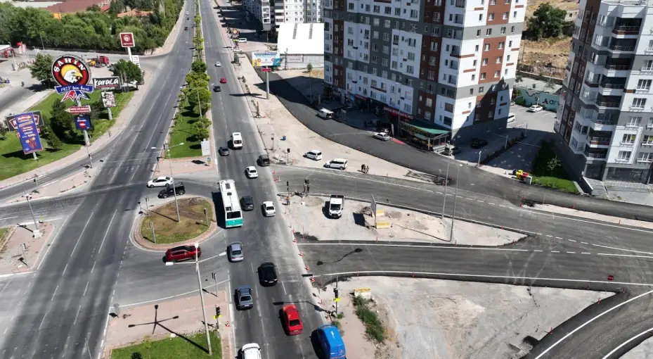 Büyükşehir; Erkilet Bulvarı’ndan Sancaktepe’ye yeni bağlantı yolunu hizmete açtı