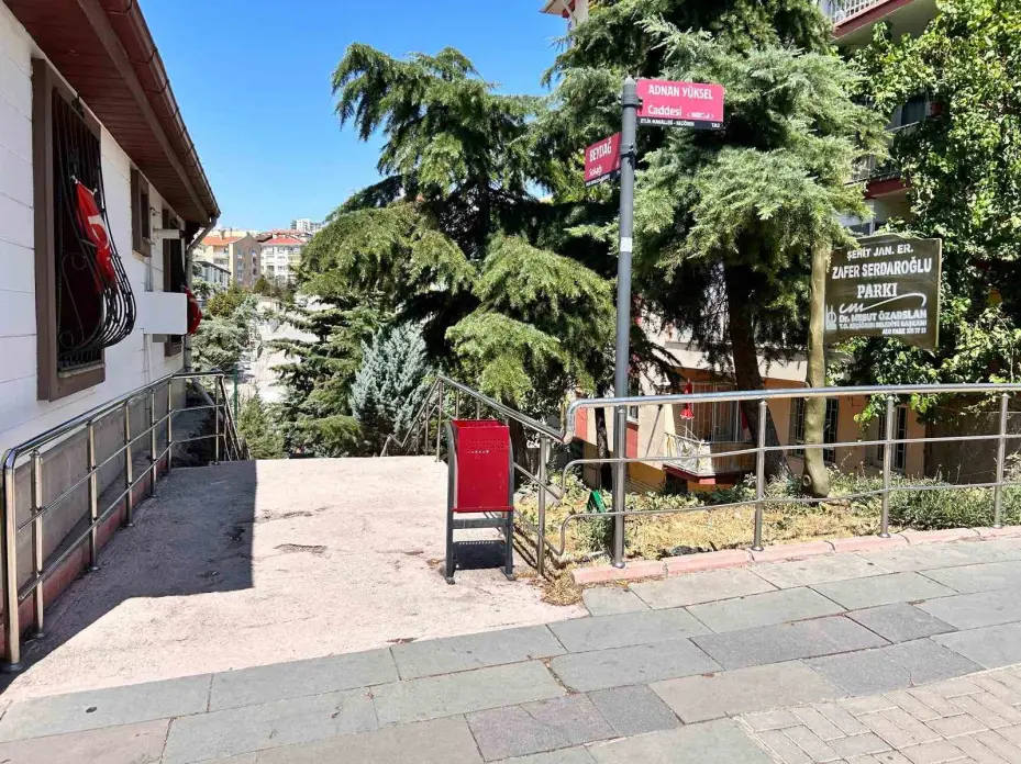 Ankara’da laf atma ve taciz iddiası nedeniyle çıkan bıçaklı kavgada 1 kişi hayatını kaybetti, 4 kişi tutuklandı
