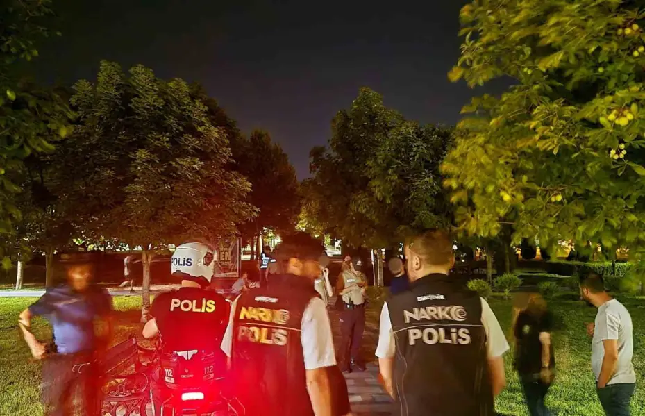 İl Emniyet Müdürlüğünden park ve bahçelere uygulama gerçekleştirildi