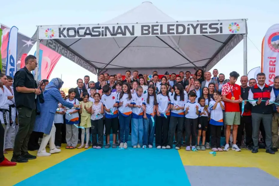 Vali Çiçek: "Erva, bir annenin feryatla yakama yapışmasıyla başladı"
