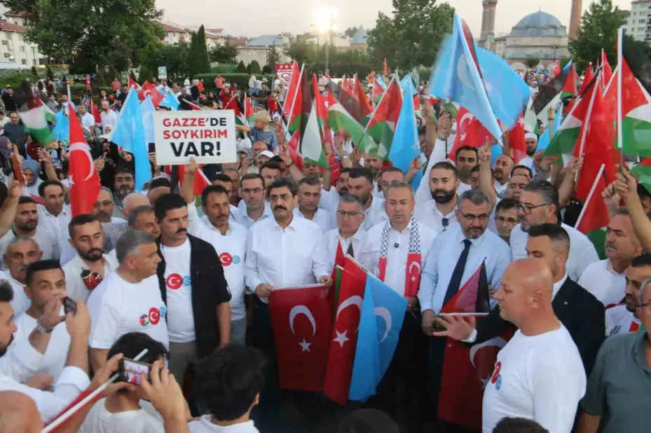 Sivas’ta Filistin’e destek yürüyüşü düzenlendi