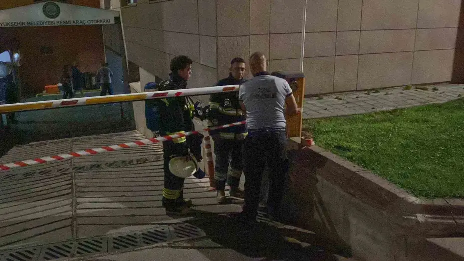 Eskişehir’de belediye binasında yangın paniği