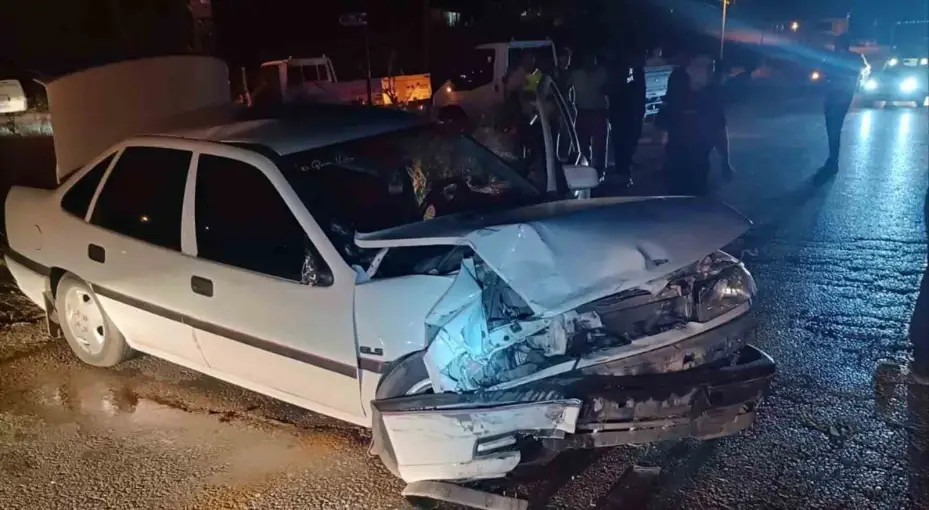 Kırıkkale’de otomobiller kafa kafaya çarpıştı: 3 yaralı