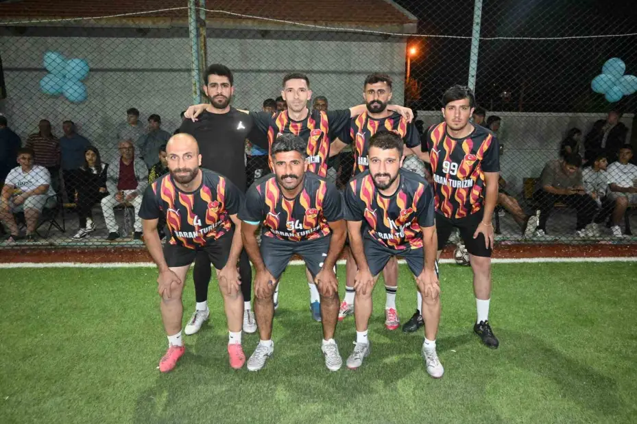 İnönü 9. Geleneksel Halı Saha Turnuvası’nın şampiyonu Manda Birliği oldu
