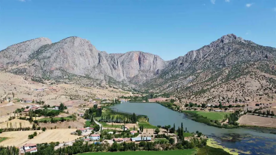 Görüntüsü ile mest eden Kazankaya Kanyonu, dron ile görüntülendi