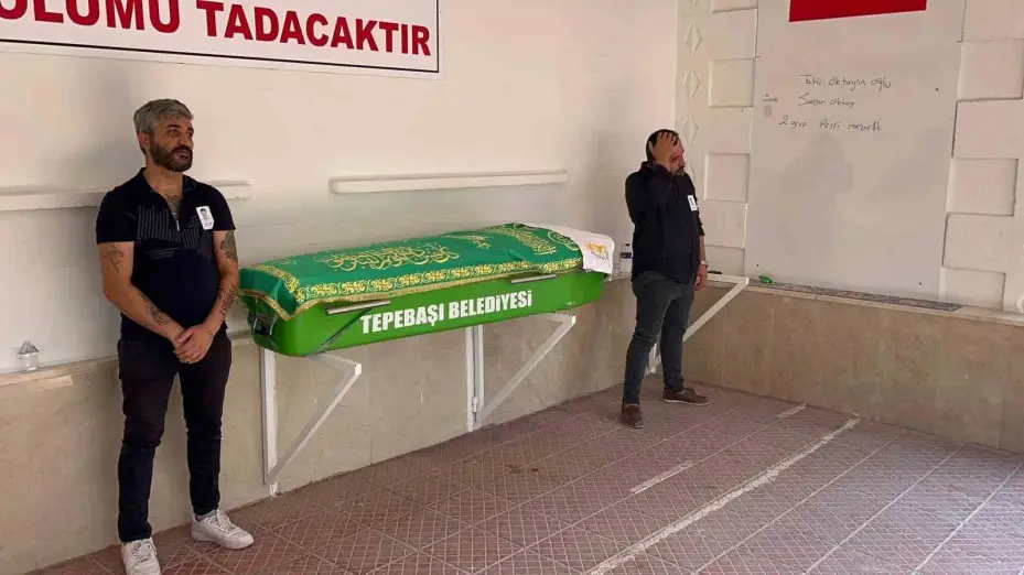 Arkadaşı tarafından tüfekle vurulan 32 yaşındaki adam son yolculuğuna uğurlandı