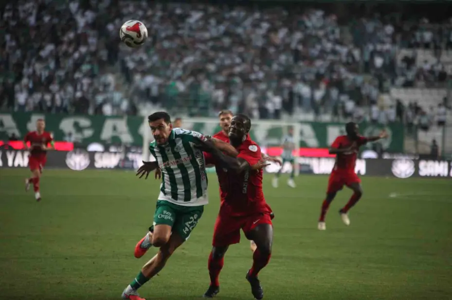 Trendyol Süper Lig: Konyaspor: 1 - Gaziantep FK: 0 (İlk yarı)