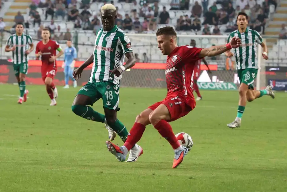 Trendyol Süper Lig: Konyaspor: 1 - Gaziantep FK: 0 (İlk yarı)