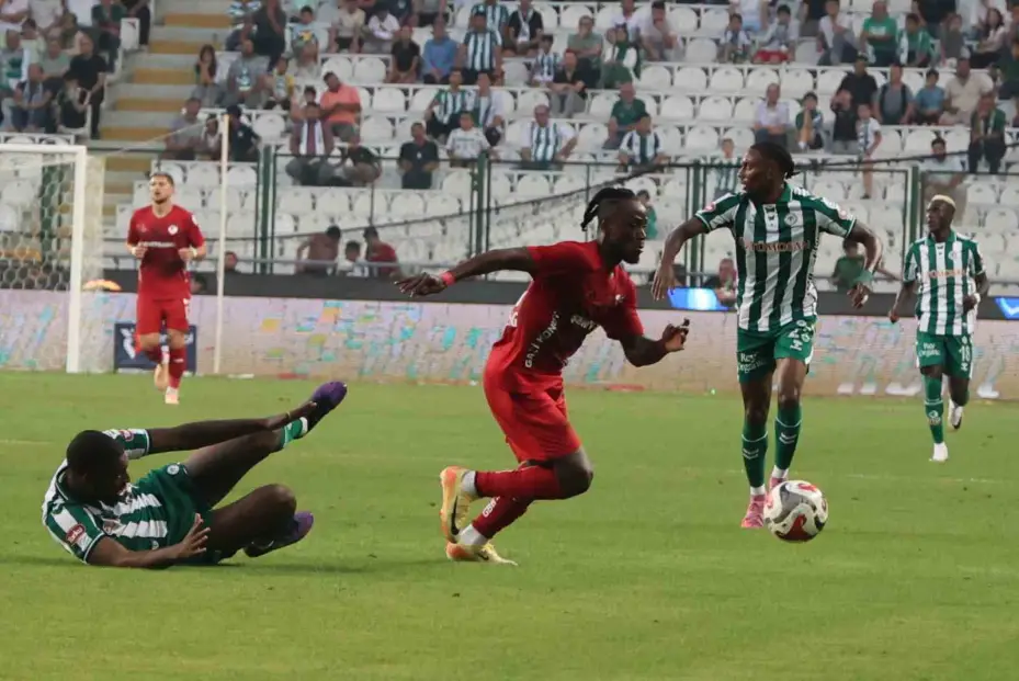 Trendyol Süper Lig: Konyaspor: 1 - Gaziantep FK: 0 (İlk yarı)