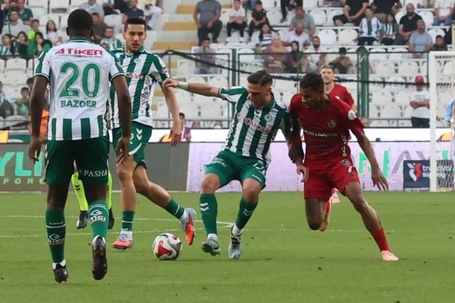 Trendyol Süper Lig: Konyaspor: 1 - Gaziantep FK: 0 (İlk yarı)