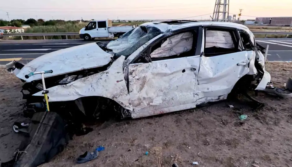 Gurbetçi ailenin otomobili takla attı: 1 ölü, 4 yaralı
