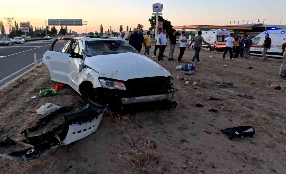 Gurbetçi ailenin otomobili takla attı: 1 ölü, 4 yaralı