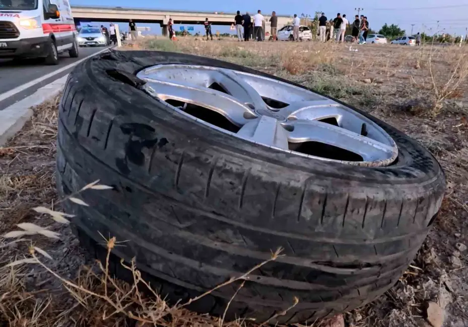 Gurbetçi ailenin otomobili takla attı: 1 ölü, 4 yaralı
