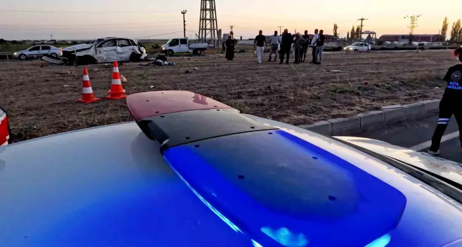Gurbetçi ailenin otomobili takla attı: 1 ölü, 4 yaralı