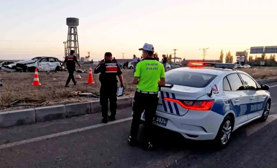 Gurbetçi ailenin otomobili takla attı: 1 ölü, 4 yaralı