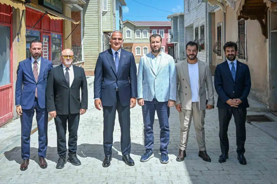 Bakan Ersoy’dan, Bozdağ Film Platolarına ziyaret
