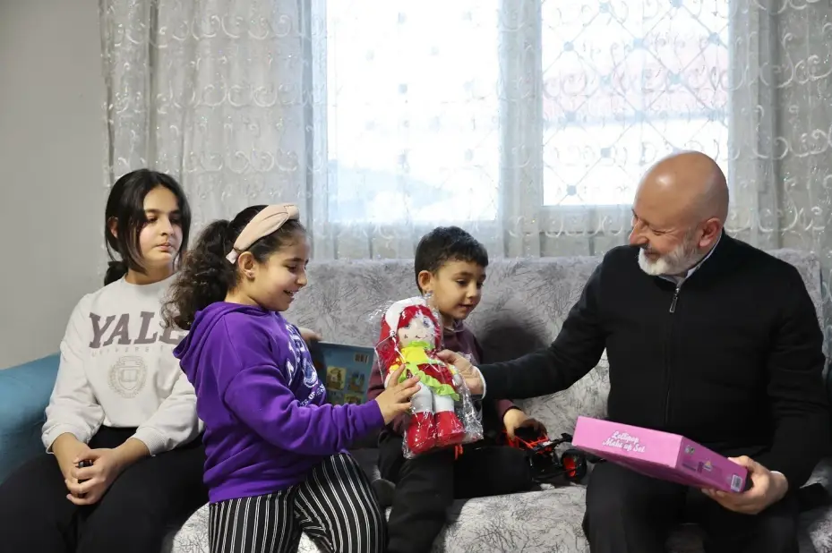 Başkan Çolakbayrakdar: "Aile, toplumun kalbi ve geleceğin en güçlü teminatıdır"