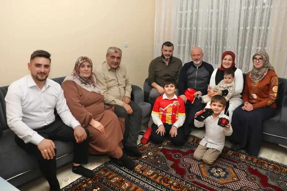 Başkan Çolakbayrakdar: "Aile, toplumun kalbi ve geleceğin en güçlü teminatıdır"