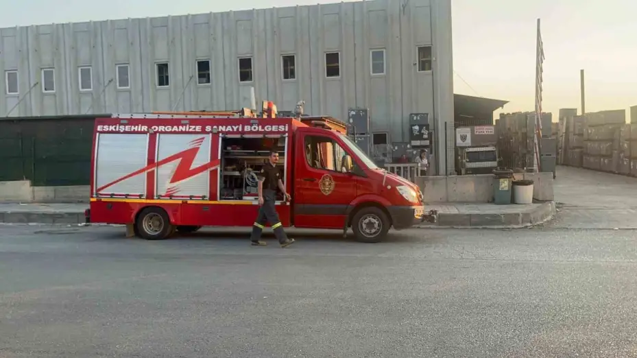 Makinaya sıkışan işçi ağır yaralandı