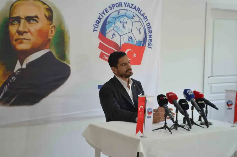 Taha Akgül: "Toplamda 2 bin 250 sporcumuz kamplardan faydalandı"