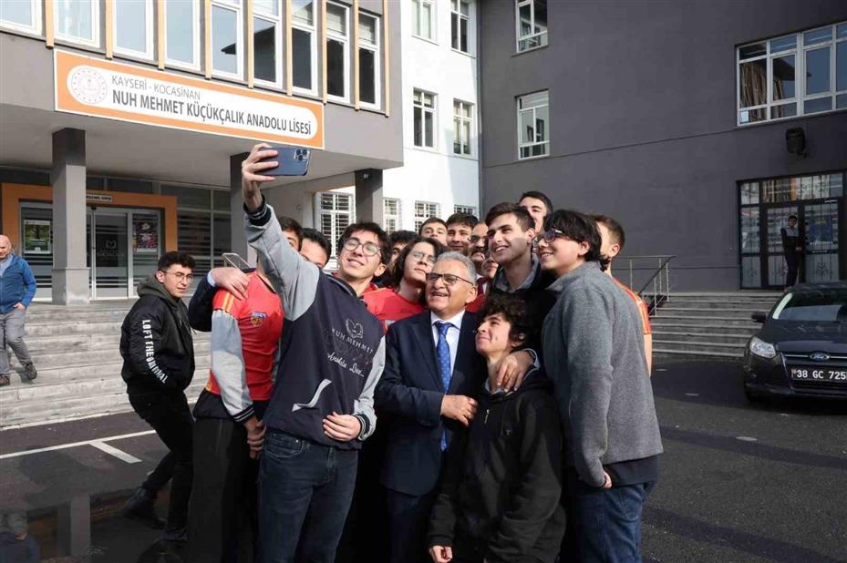 Başkan Büyükkılıç’tan müjde: Öğrencilere ulaşım kartı desteği