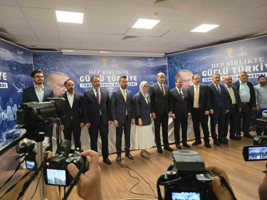 Terörsüz Türkiye toplantısında konuşan Belgin Uygur: "Bembeyaz sayfalara hep birlikte nice zaferleri nice kardeşlik şarkılarını inşallah yazacağız"