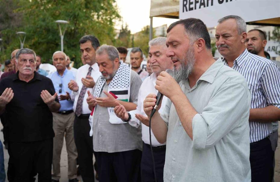 Filistin için imza kampanyasına destek veren Cemile teyze: "Her bir imza İsrail’e bir bomba olacak"