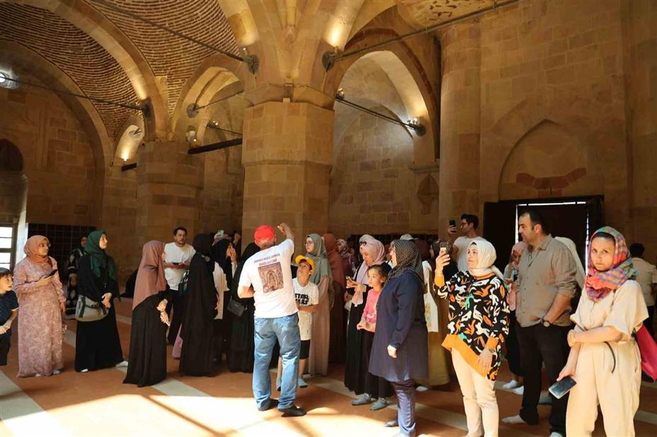 Ecdat ruh hastalıklarını 8 asır önce sesle tedavi ediyordu