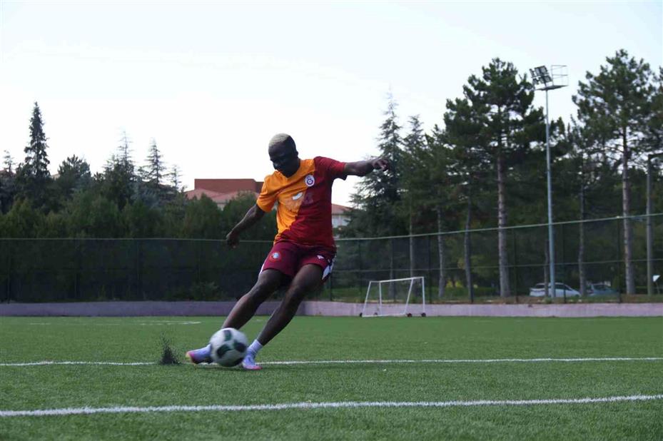 Osimhen’i Eskişehir’de gören şaşırıyor