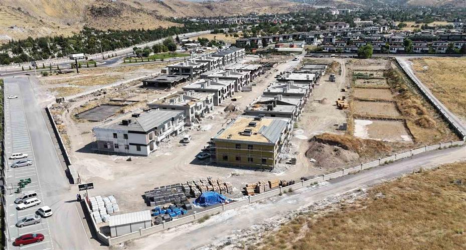 Melikgazi’nin Altınoluk Bahçeli Ev Projesi hızla yükseliyor