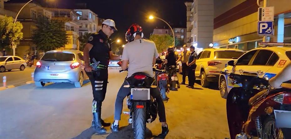 Karaman’da trafik kurallarına uymayan 401 motosiklete ceza yazıldı