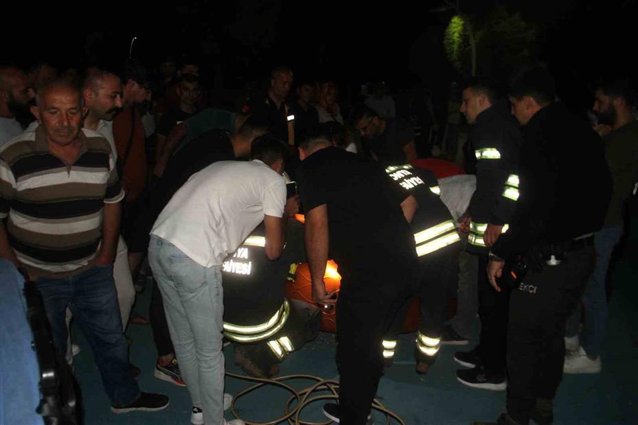 Oyun parkında 4 yaşındaki çocuğun ayağına vida saplandı