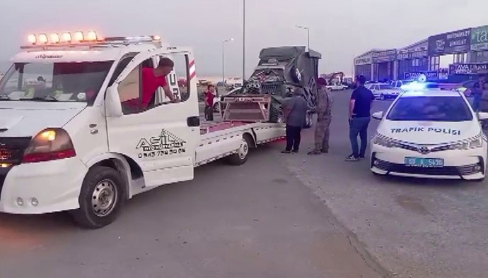 Aracını adeta tanka çevirdi, polis trafikten men edip ehliyete el koydu