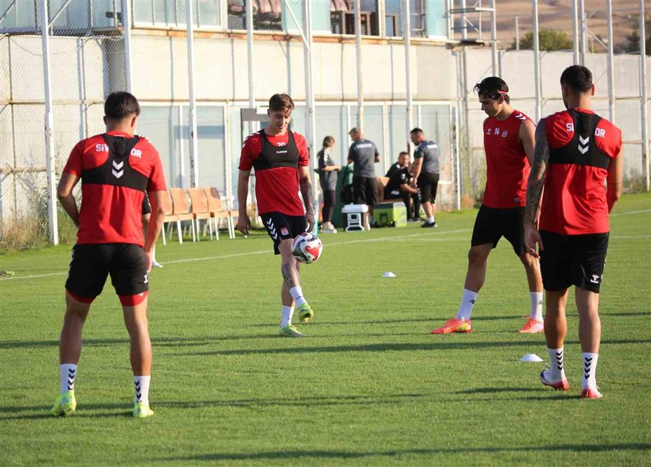 Osman Zeki Korkmaz: "Amed deplasmanı zor geçecek"