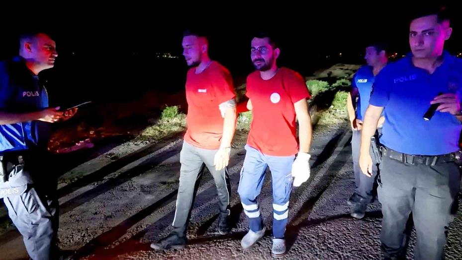 Sağlık ekibine "Pansuman yapın gönderin" dedi, gazeteciyle de imalı konuştu