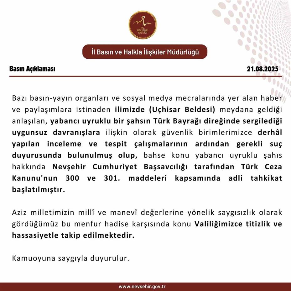 Bayrak direğindeki striptiz dansına soruşturma başlatıldı