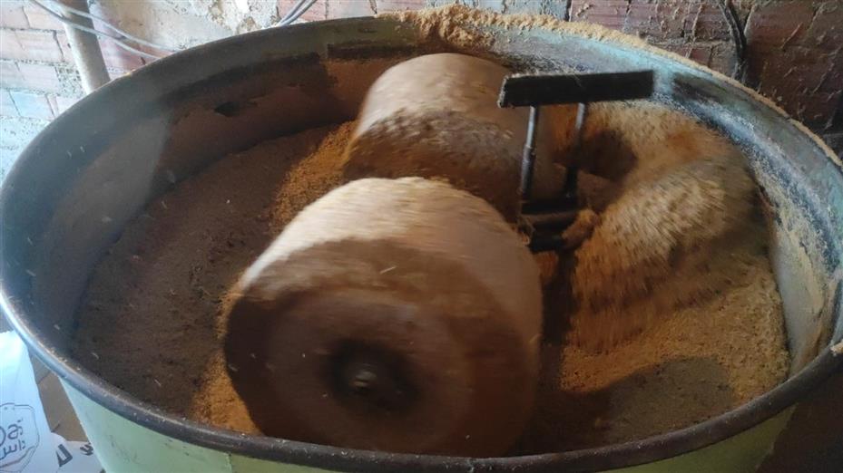 3 nesildir bulgur değirmeninin çarkları dönüyor