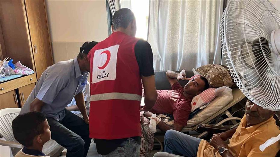 Türk Kızılay Gazze’deki El Kudüs Hastanesi’ne her gün sıcak yemek ulaştırıyor